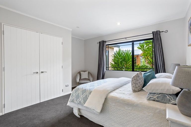 Photo of property in 65 Sunny Crescent, Huapai, Kumeu, 0810