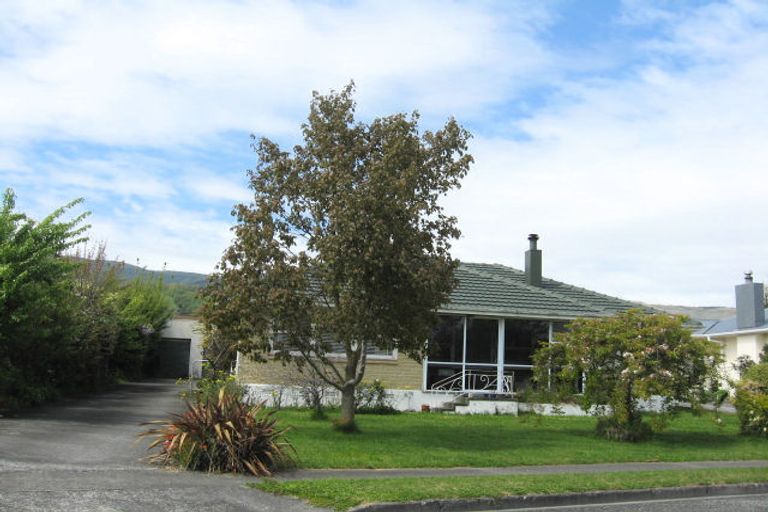 Photo of property in 25 Shelley Crescent, Stoke, Nelson, 7011