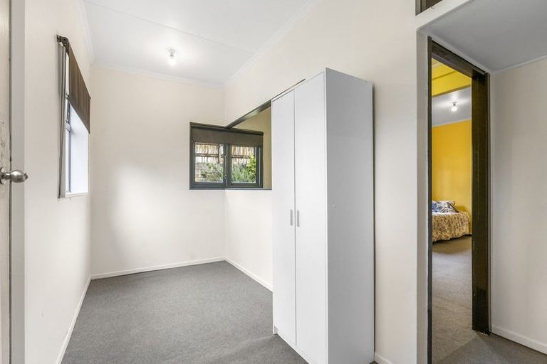 Photo of property in 10 Hillside Crescent, Westown, New Plymouth, 4310