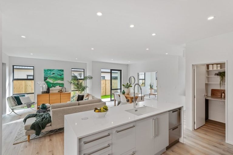Photo of property in 8 Cadwil Drive, Beachlands, Auckland, 2018