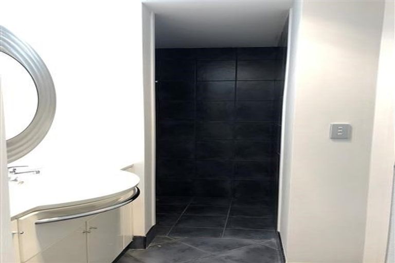 Photo of property in 8 Whitcombe Road, Bucklands Beach, Auckland, 2012