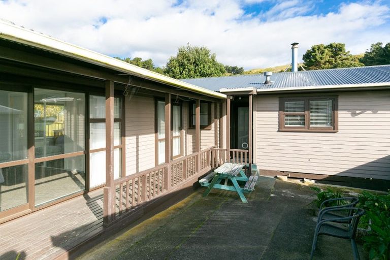 Photo of property in 7 Cardiff Crescent, Cannons Creek, Porirua, 5024