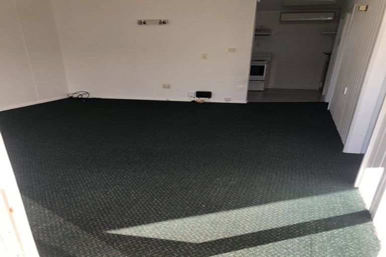 Photo of property in 2/3 Juniper Place, Burnside, Christchurch, 8053