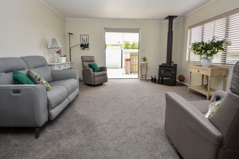 Photo of property in 19a Charles Street, Carterton, 5713