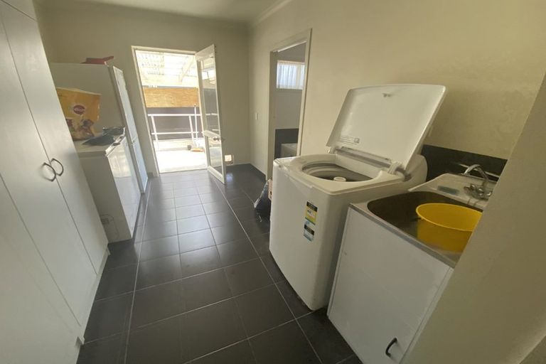 Photo of property in 28 Paerata Road, Pukekohe, 2120