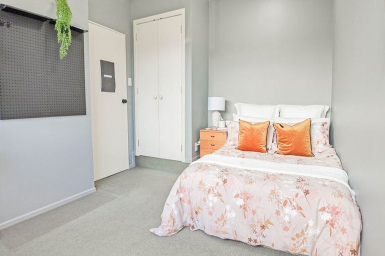 Photo of property in 22b Hillside Drive, Maoribank, Upper Hutt, 5018