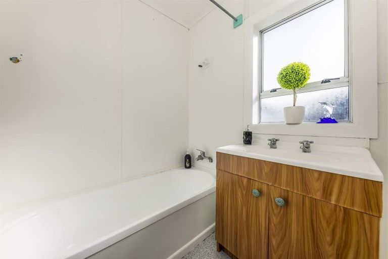 Photo of property in 24 Birdwood Road, Pukekohe, 2120