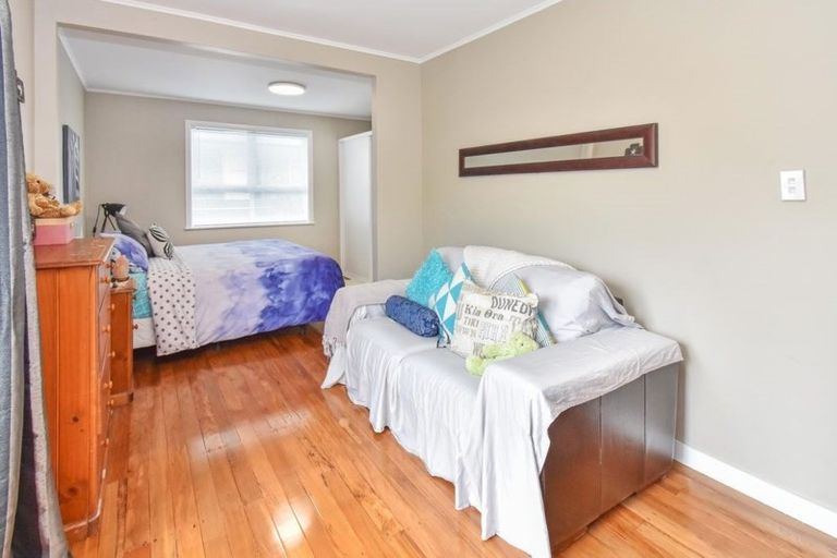 Photo of property in 12 Harper Street, Papakura, 2110