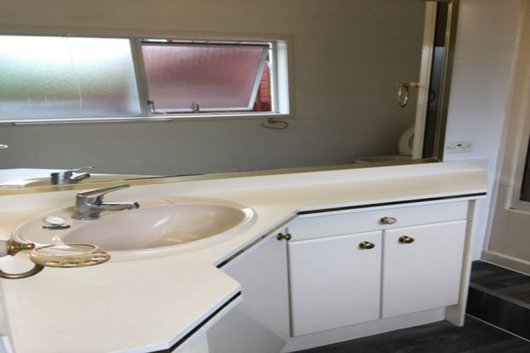 Photo of property in 3 Jessmae Place, Hillcrest, Auckland, 0627