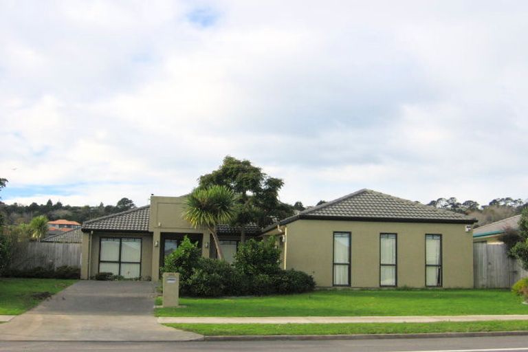 Photo of property in 202 Kilkenny Drive, East Tamaki Heights, Auckland, 2016