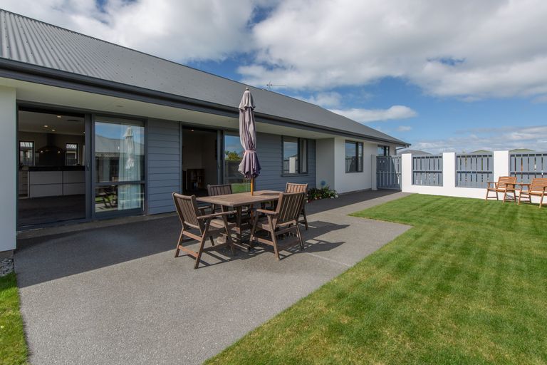Photo of property in 28 Surfers Place, North New Brighton, Christchurch, 8083