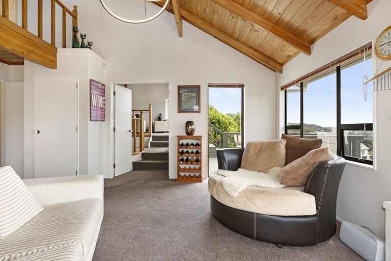 Photo of property in 45 The Crowsnest, Whitby, Porirua, 5024