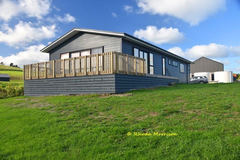Photo of property in 12 Arahanga Road, Paparoa, 0571