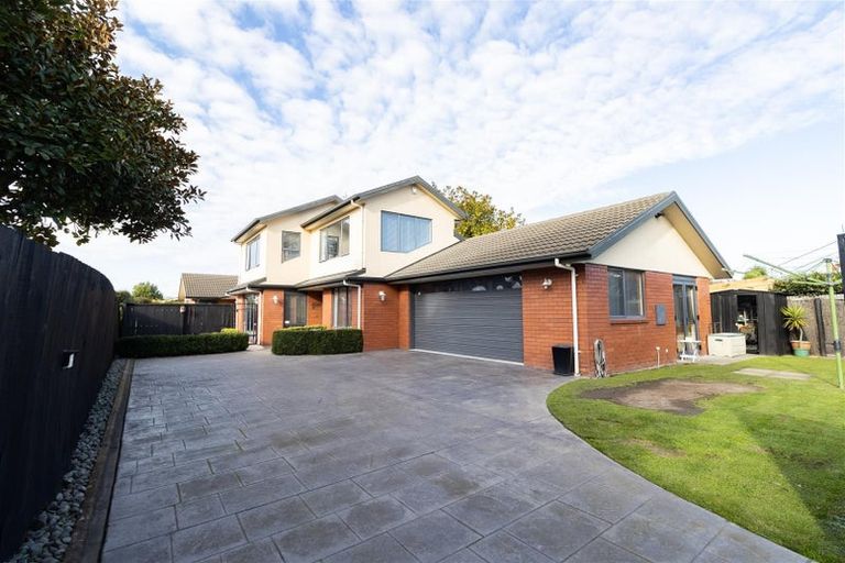 Photo of property in 26a Crofton Road, Harewood, Christchurch, 8051