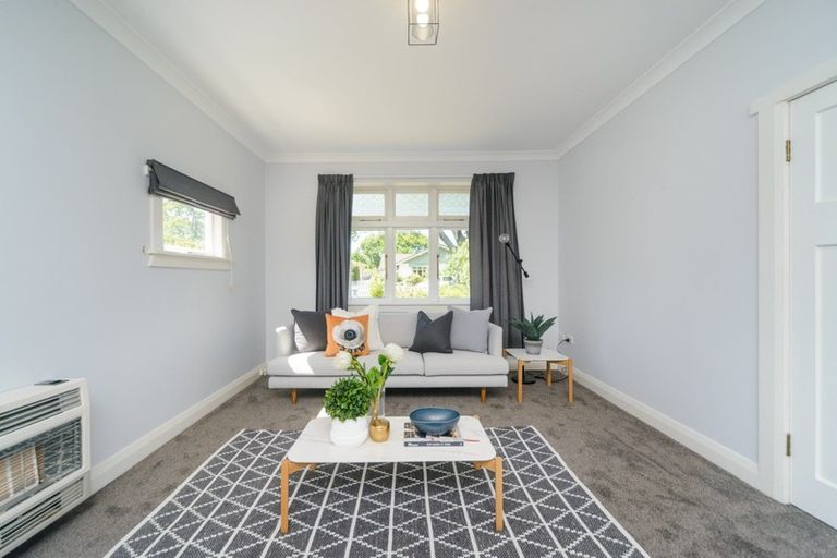 Photo of property in 35 Florence Avenue, Palmerston North, 4414