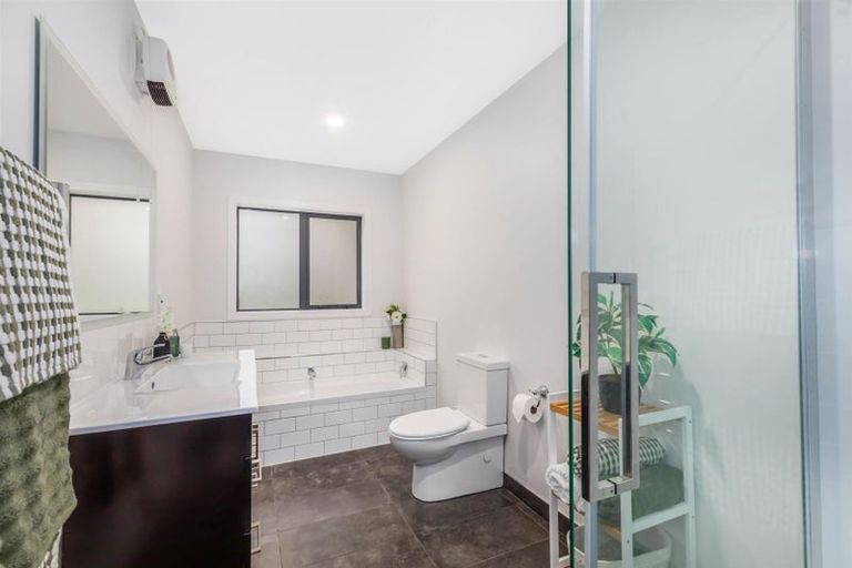 Photo of property in 41 Samwell Drive, Whitby, Porirua, 5024