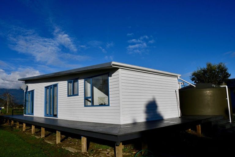 Photo of property in 47 Wharf Road, Karamea, 7893