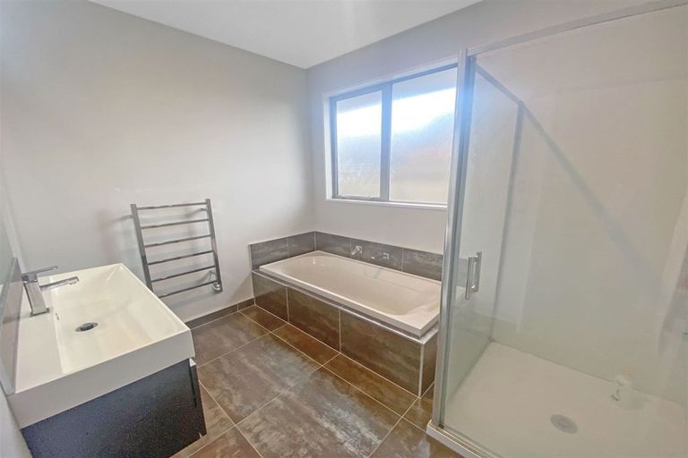 Photo of property in 9 Little Gem Road, Hornby, Christchurch, 8025