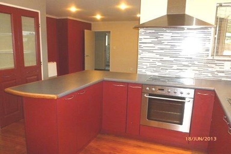 Photo of property in 30 Kinloch Place, Papakowhai, Porirua, 5024