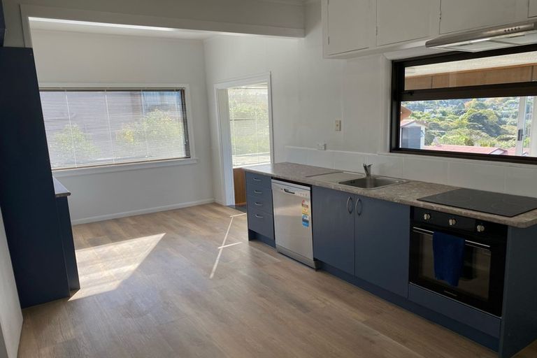 Photo of property in 43 Onewa Road, Northcote, Auckland, 0627