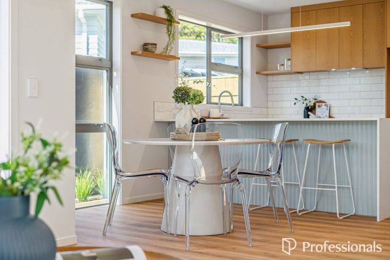 Photo of property in 9b Seddon Street, Waikanae, 5036