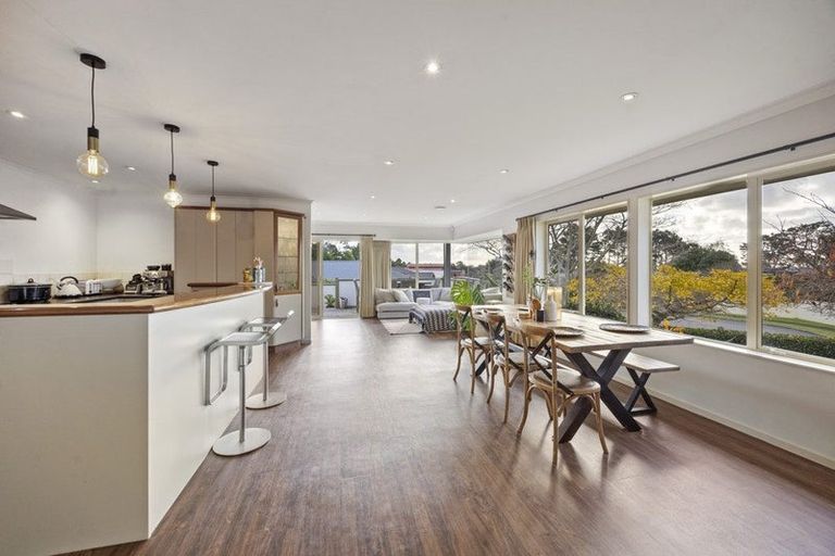 Photo of property in 1 Orlando Close, Frankleigh Park, New Plymouth, 4310