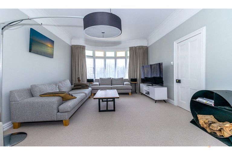 Photo of property in 43 Rhodes Street, Waimate, 7924