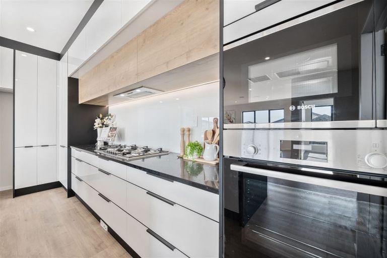 Photo of property in 2 Piki Street, Flat Bush, Auckland, 2019