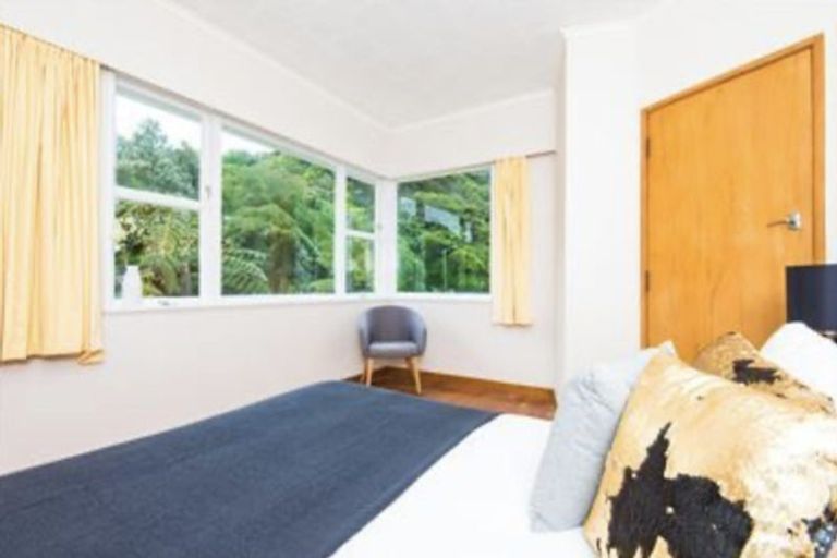 Photo of property in 74 Dowse Drive, Maungaraki, Lower Hutt, 5010