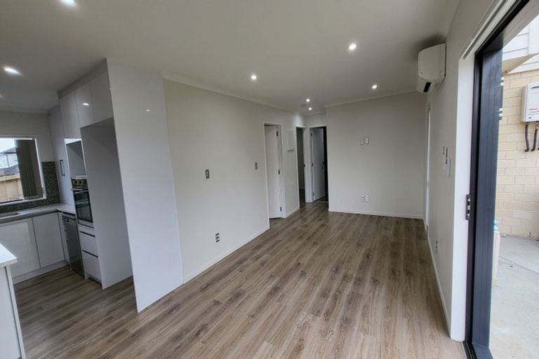 Photo of property in 37 Nola Dawn Avenue, Papakura, 2110