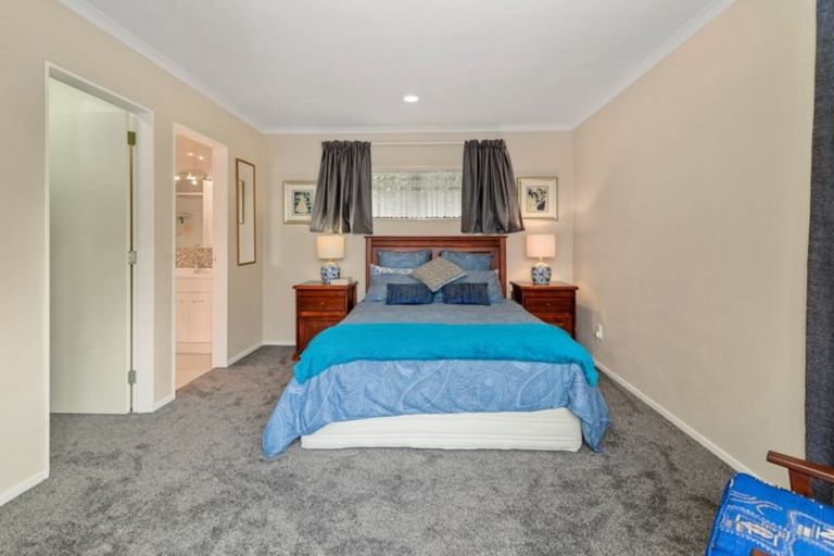 Photo of property in 22 Edward Payton Grove, Pukehangi, Rotorua, 3015