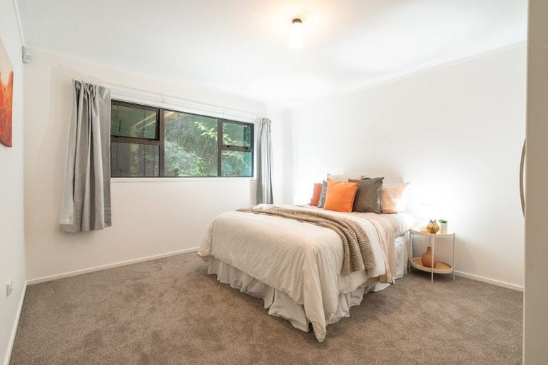 Photo of property in 16 Garden Road, Northland, Wellington, 6012