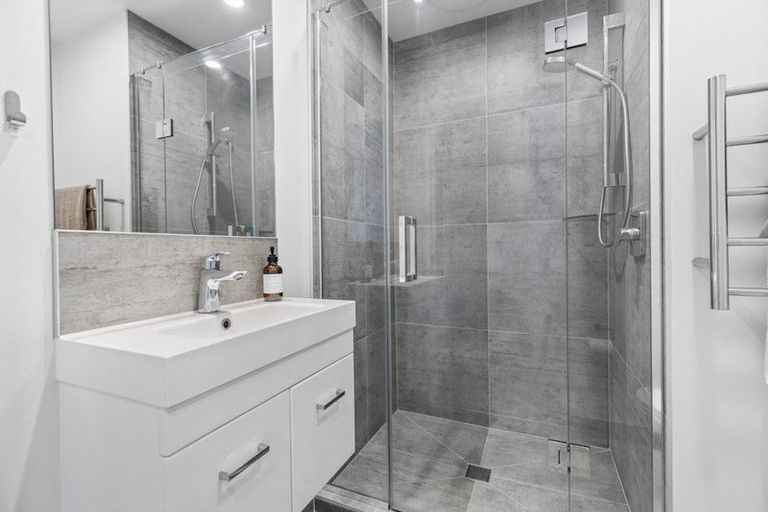 Photo of property in 18 Memorial Park Lane, Hobsonville, Auckland, 0618