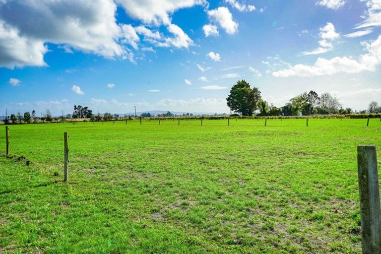 Photo of property in 90 Rawerawe Road, Ngatea, 3597