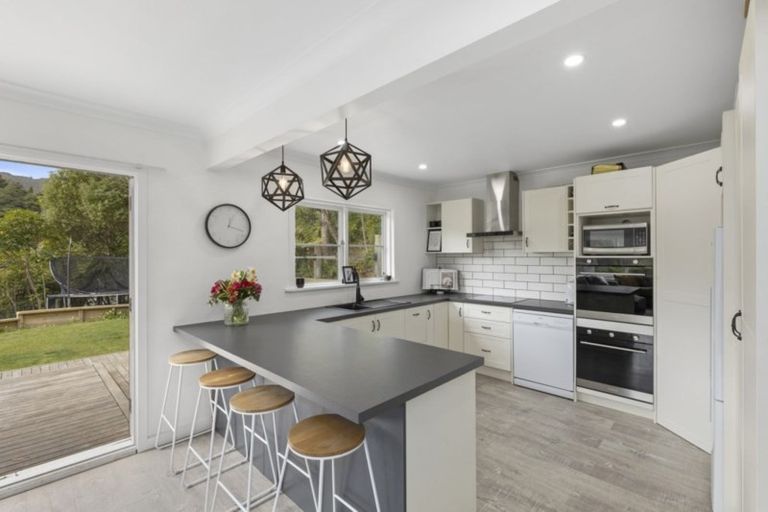 Photo of property in 13 Kopara Grove, Stokes Valley, Lower Hutt, 5019