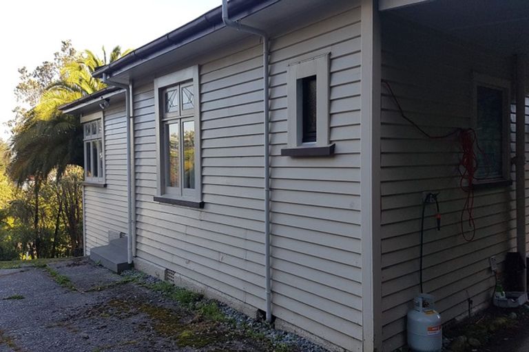 Photo of property in 11 Leith Crescent, Greymouth, 7805