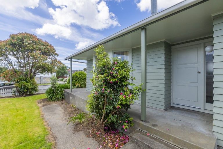 Photo of property in 44 Walton Road, Paraparaumu Beach, Paraparaumu, 5032
