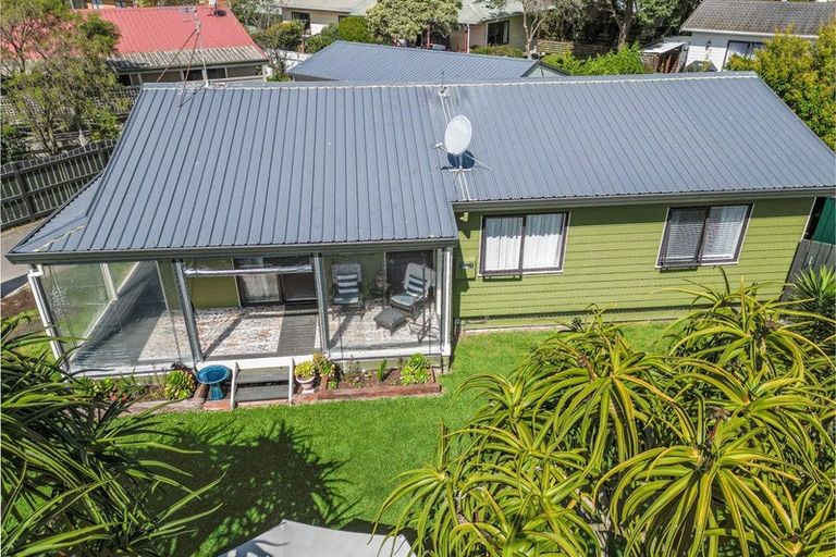 Photo of property in 88 Queens Road, Waikanae Beach, Waikanae, 5036