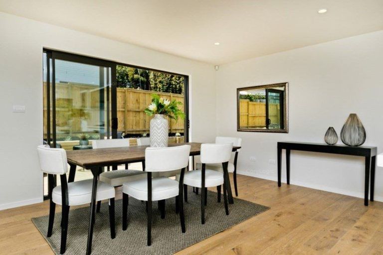 Photo of property in 32a Newhaven Terrace, Mairangi Bay, Auckland, 0630