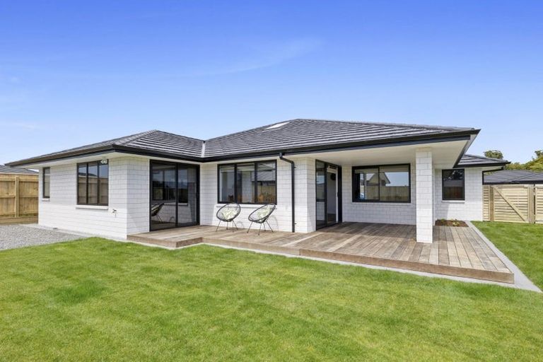 Photo of property in 8 Kararaina Close, Whalers Gate, New Plymouth, 4310