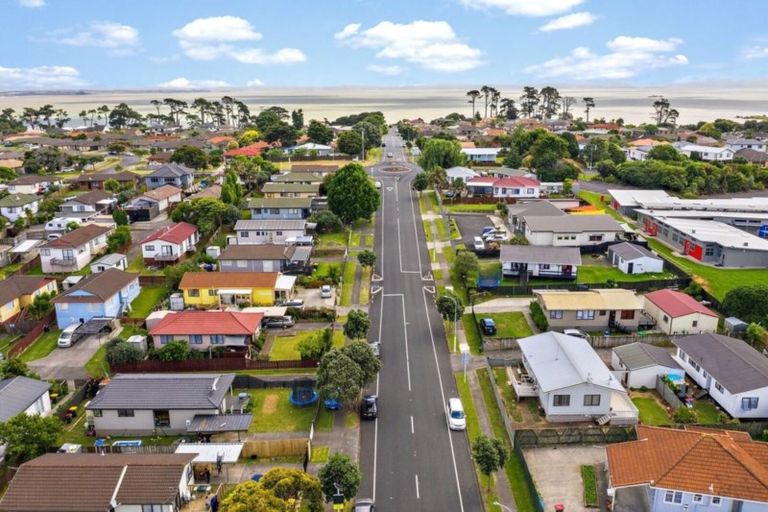 Photo of property in 2/70 Palmers Road, Clendon Park, Auckland, 2103