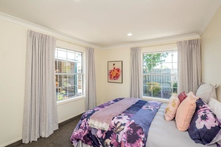 Photo of property in 12 Marewa Place, Waikanae Beach, Waikanae, 5036