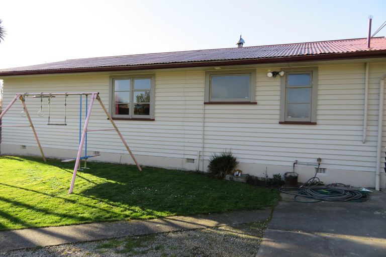 Photo of property in 1 Erskine Street, Winchester, 7985