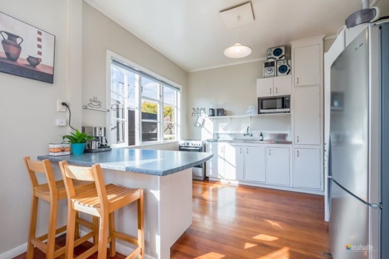 Photo of property in 65 Naenae Road, Naenae, Lower Hutt, 5011