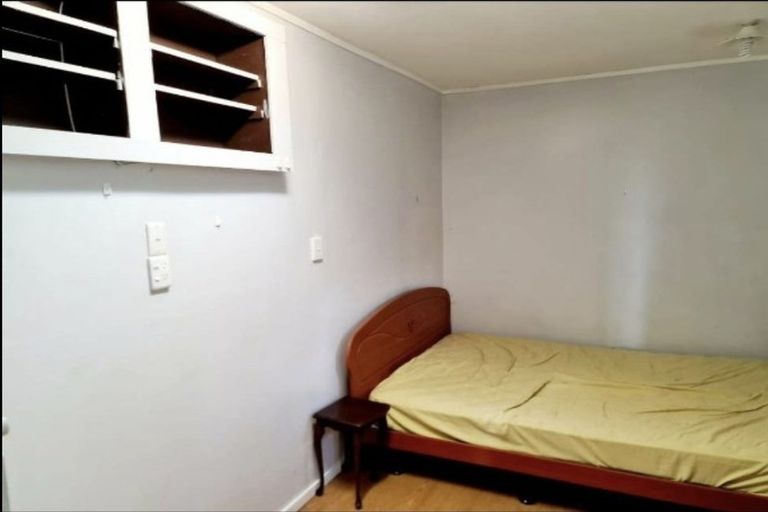 Photo of property in 15 Noeleen Street, Glenfield, Auckland, 0629