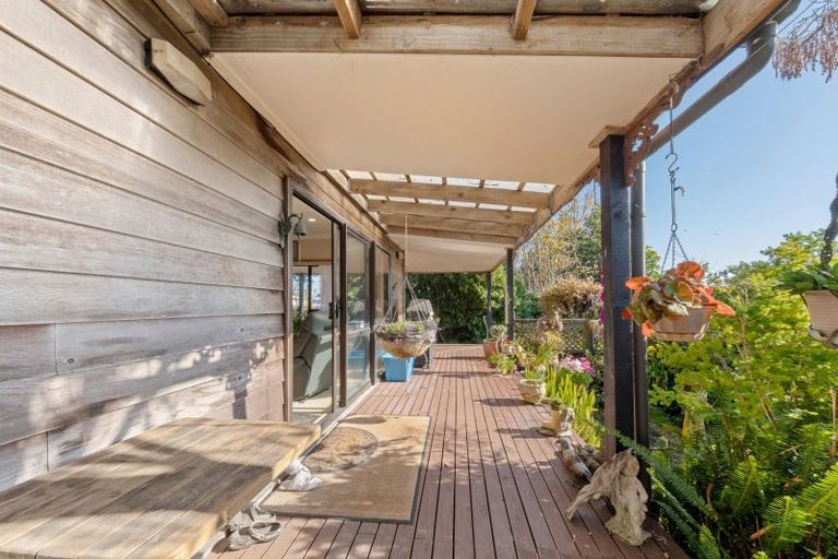 Photo of property in 27 Donnelly Street, Oakura, 4314