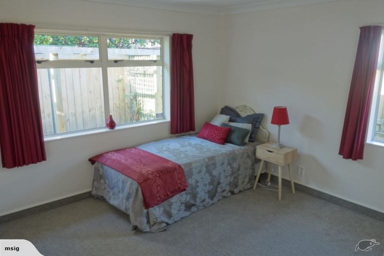 Photo of property in 393 Te Moana Road, Waikanae, 5036