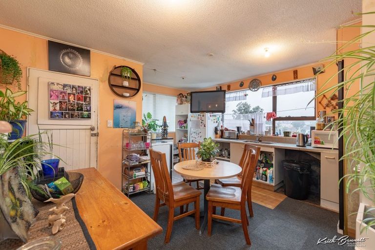 Photo of property in 10 Somerset Place, Cannons Creek, Porirua, 5024