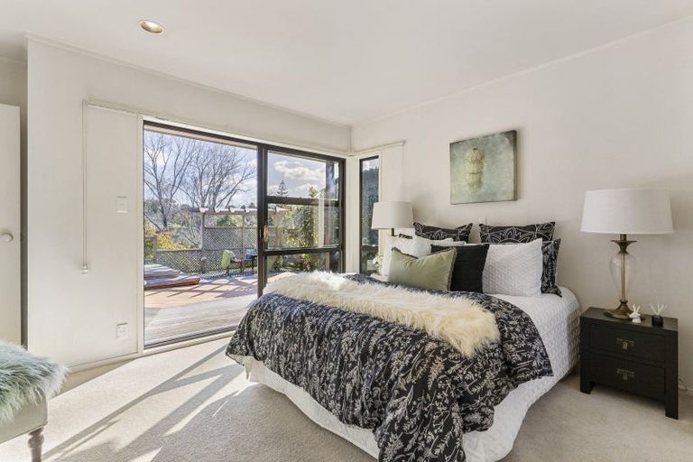 Photo of property in 24 Bert Wilson Place, Cockle Bay, Auckland, 2014