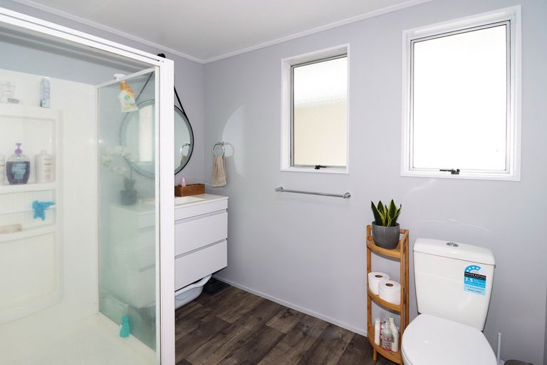 Photo of property in 22 Kupe Drive, Carterton, 5713